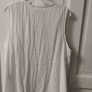 croft & barrow White Tank Top Rounded Neckline Sleeveless